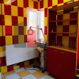 Spatiu Crangasi, intrare din strada